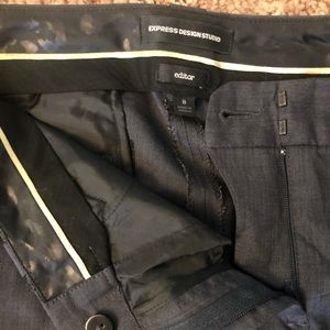 Express editor size 8, charcoal grey.